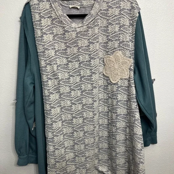 POL - Ballet Balcony Top - Picture 4 of 12